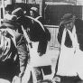 Ältere Juden aus Lodz werden zwischen Januar und Mai 1942 nach Chelmno (Kulmhof) deportiert. Fotograph: Photo: Heinryk Ross; Copyright: Main Crimes Commission, Warsaw.
