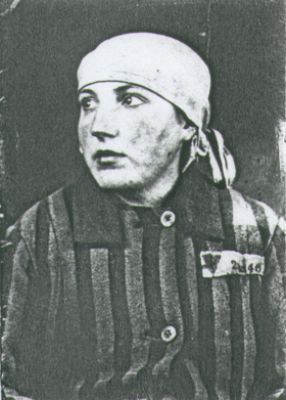 Emilia Kostrubala - fotografiada en el campo de concentración